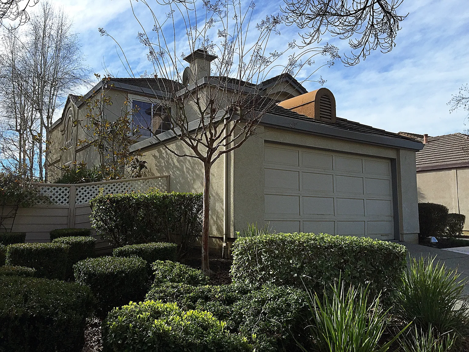 545 Glasgow Cir photo 1