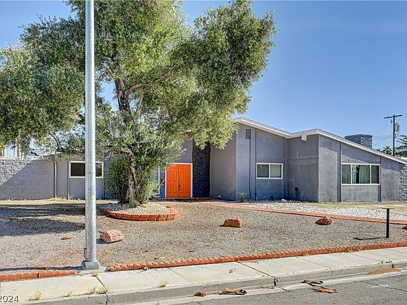 3rd image of 1680 Silver Mesa Way