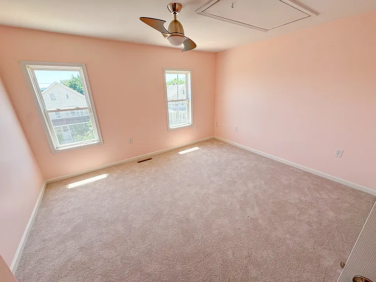 687 State St — Photo 13