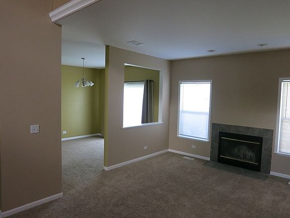 5th image of 377 Abington Woods Dr