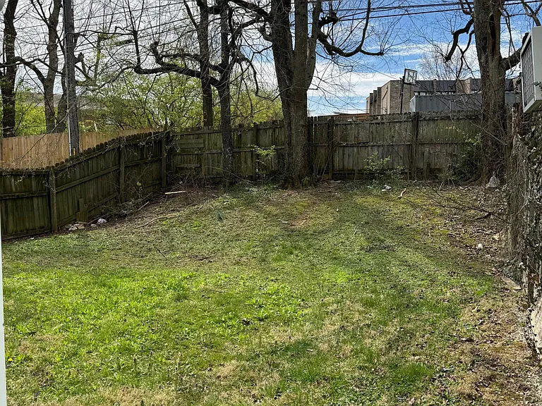 348 Bradford Colony Dr — Photo 12