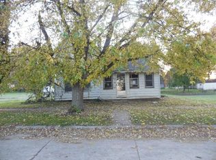 604 Seymour St, Tama, IA 52339
