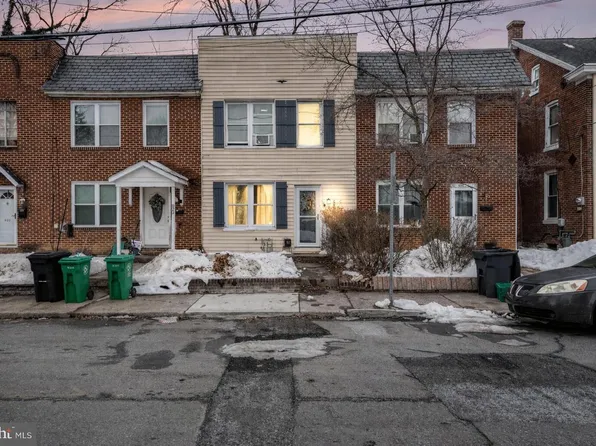 824 N West St, Carlisle, PA 17013