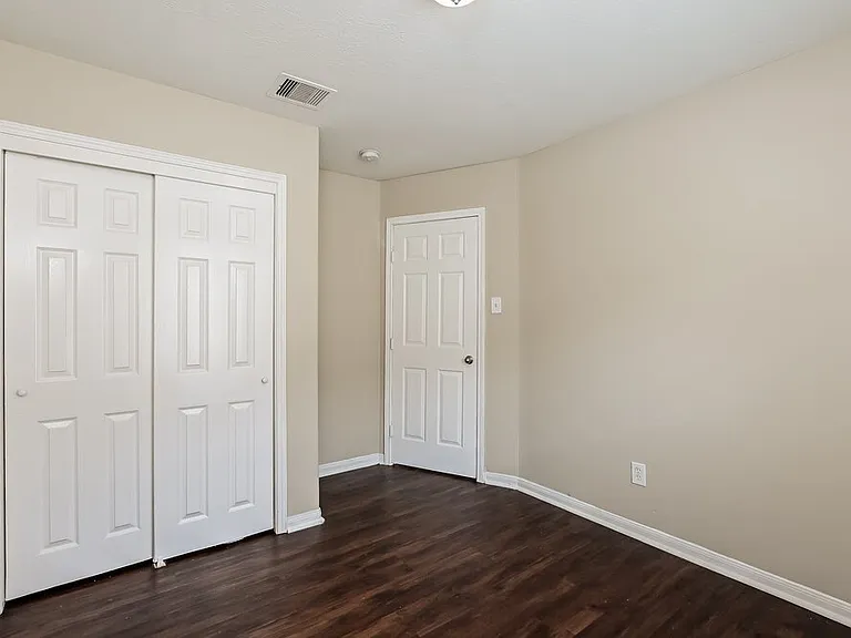 4018 Falvel Shadow Creek Dr — Photo 13
