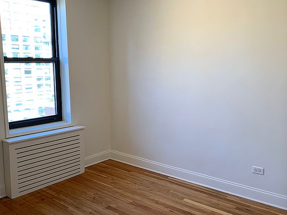 5th image of 64 Greenwich Ave #7