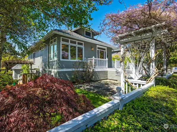 4037 32nd Avenue W, Seattle, WA 98199