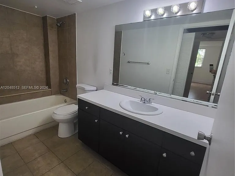 8225 Lake Dr #405 — Photo 10