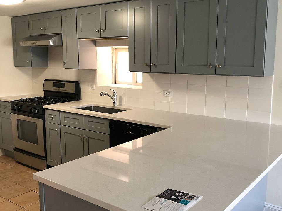 2nd image of 5515 W Sunnyside Ave