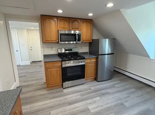 10 Summer St APT 3, Beverly, MA 01915