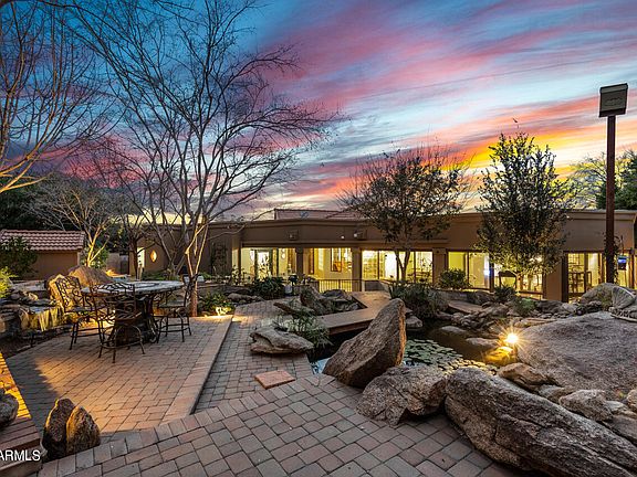 3rd image of 1009 E Tierra Buena Ln