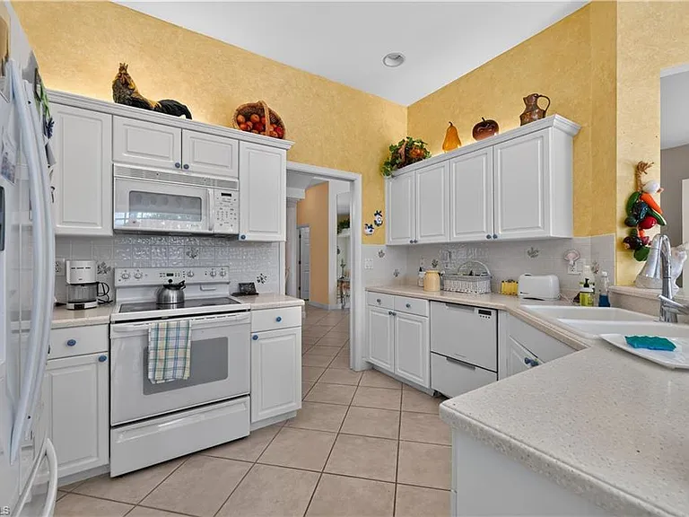 2317 Island Cove Cir — Photo 11