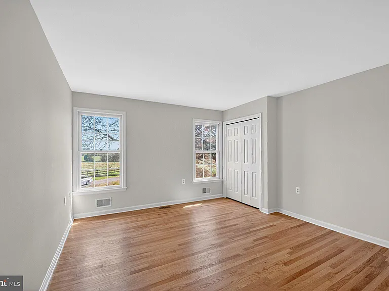 21733 Oatlands Rd — Photo 26