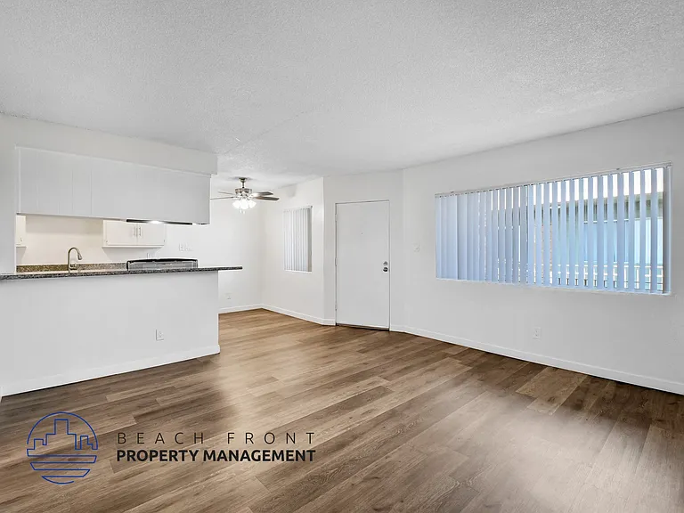1525 Pine Ave. — Photo 15