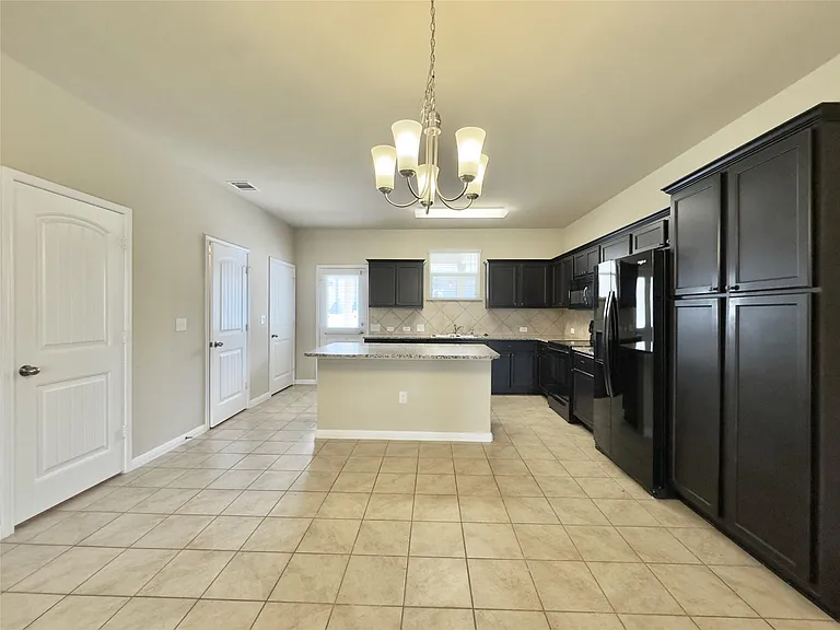 713 Katmai Cir — Photo 17