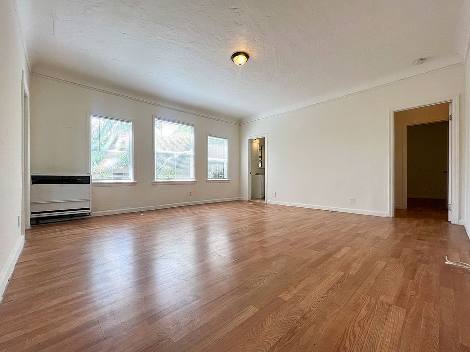 1st image of 2657 Dobinson St