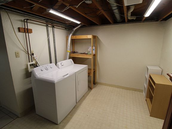 5th image of 1004 W Banbury Dr