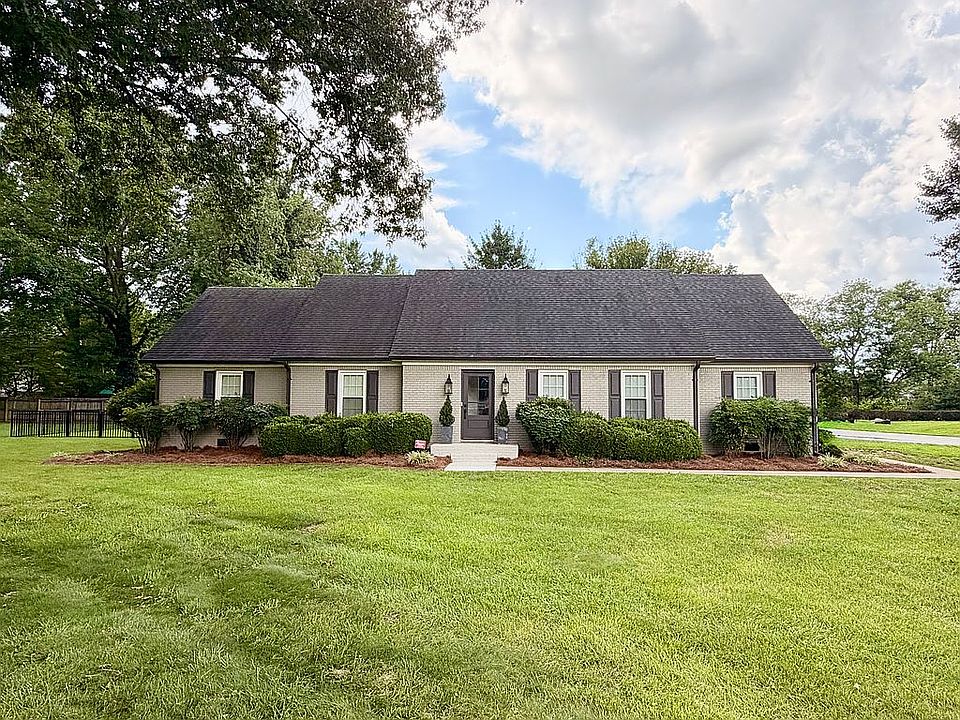1st image of 813 Villa Ct