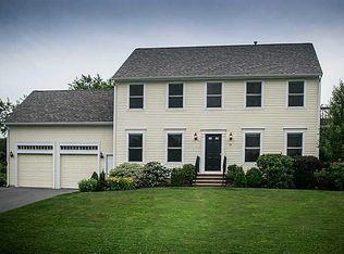 55 Ford Farm Rd, Tiverton, RI 02878