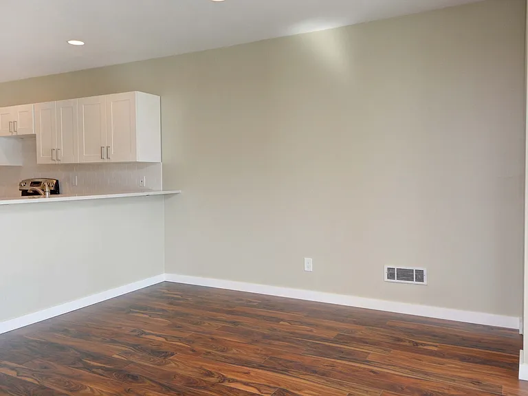 2111 Westlake Ave N #201 — Photo 8