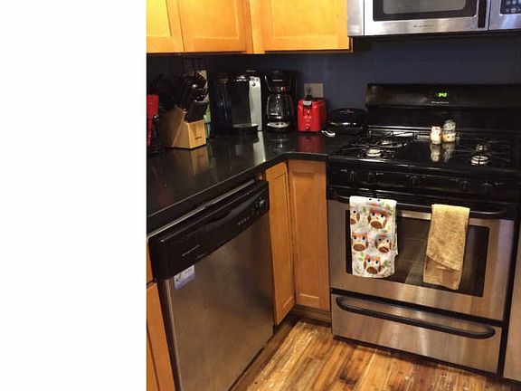 5th image of 2351 Christian St APT B