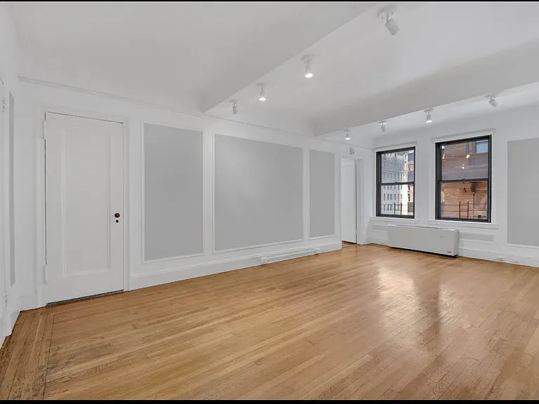 162 W 56th St #1105 — Photo 2