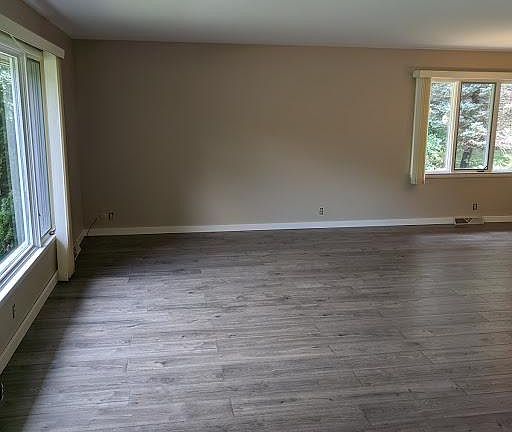 3rd image of 785 College Ave