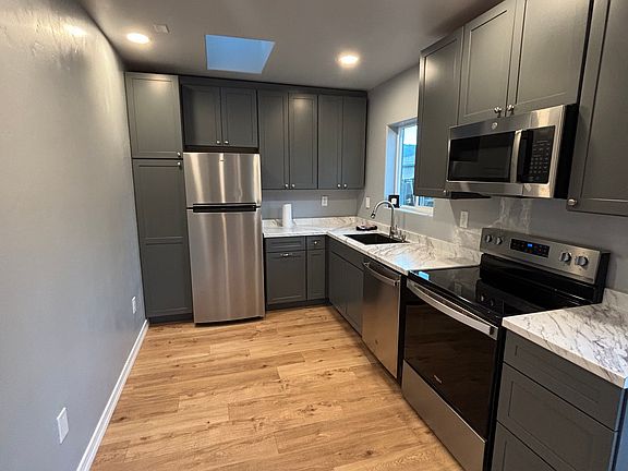3rd image of 64 Calle Vista Del Monte #60-OAK