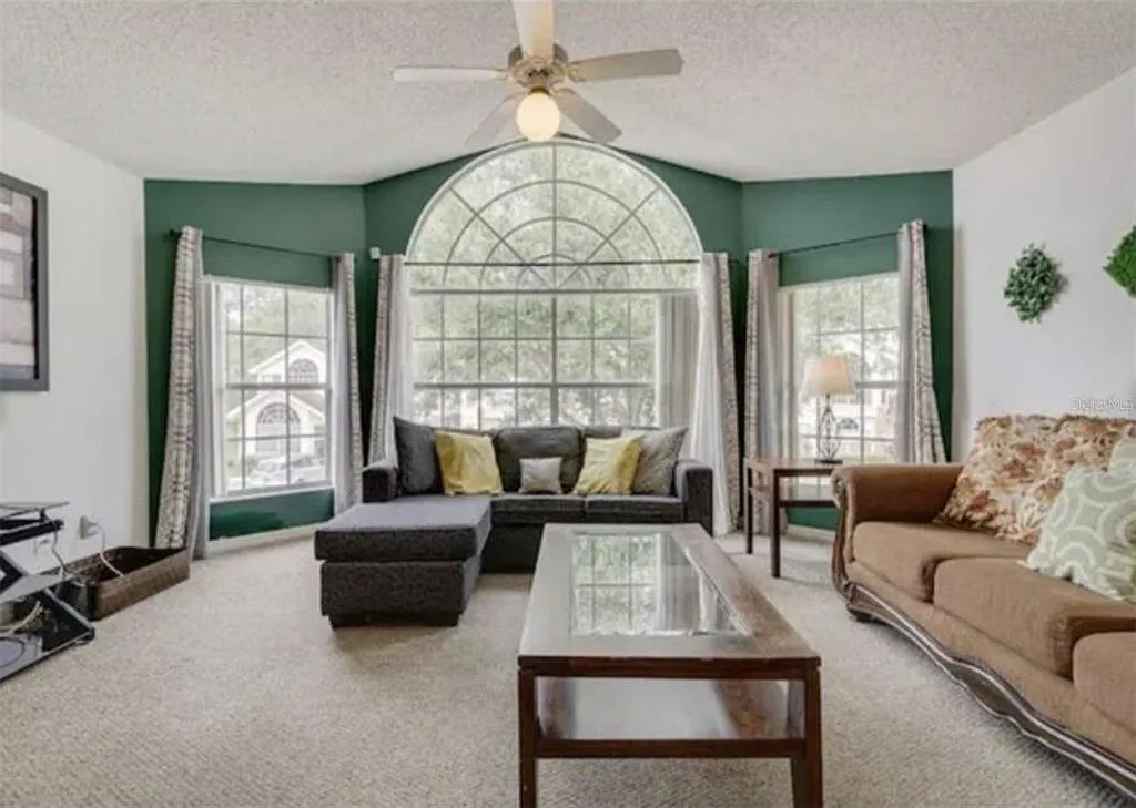 3 bed, 2.0 bath, 1220 sqft, $1,800 — Photo 2