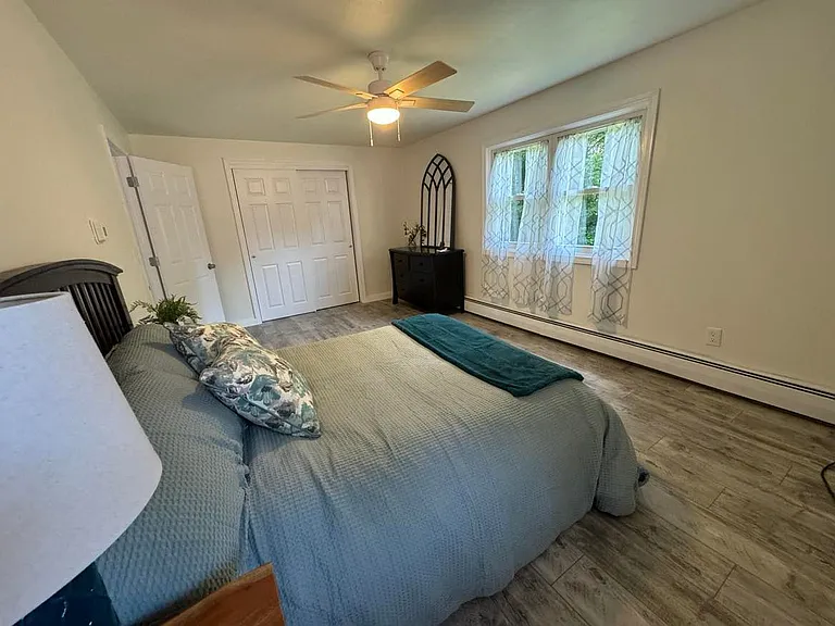 1270 Riverside Dr — Photo 10