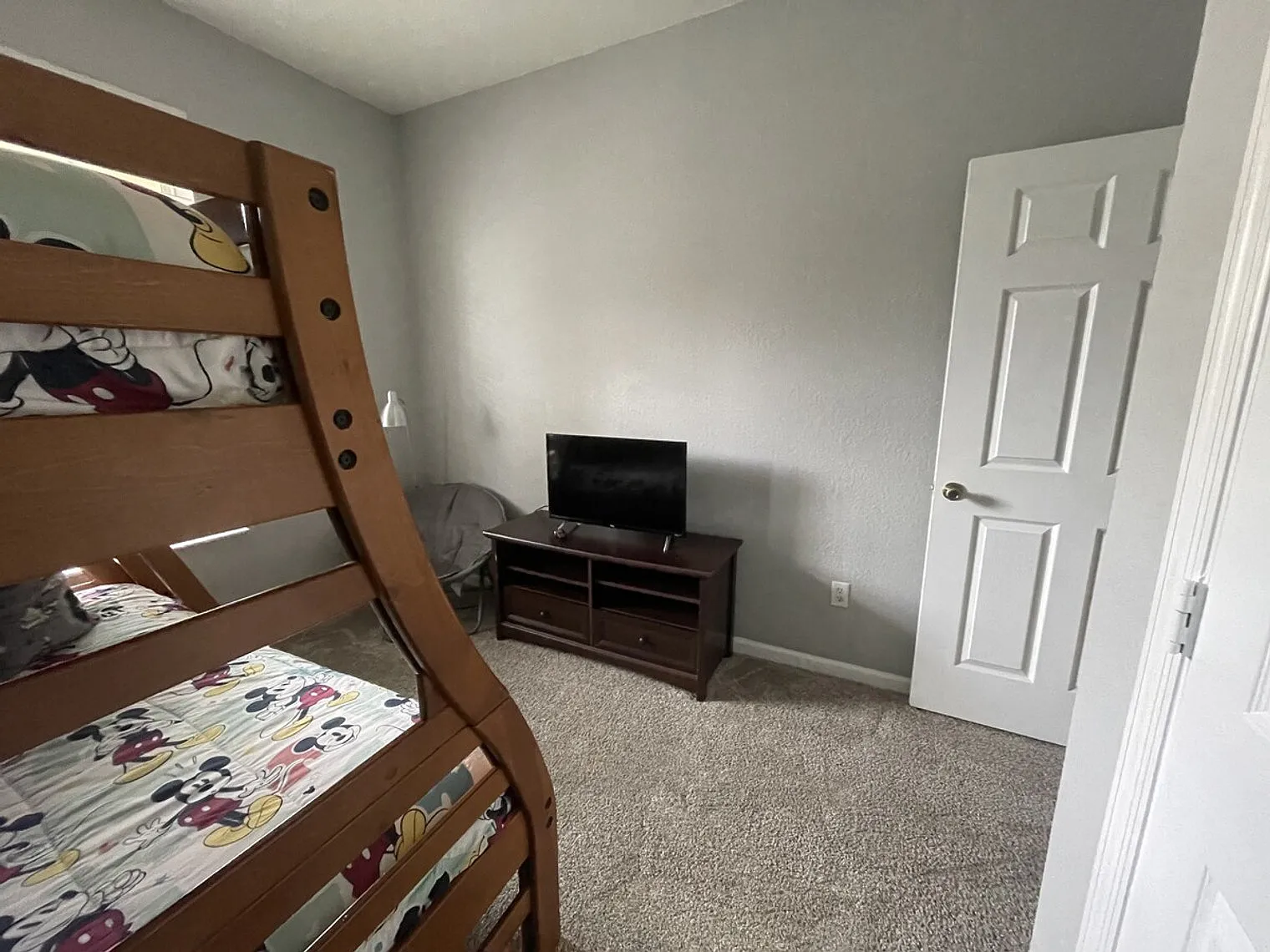 3 bed, 2.0 bath, $4,239 — Photo 4