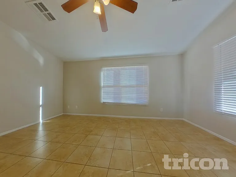 30266 W Earll Dr — Photo 3
