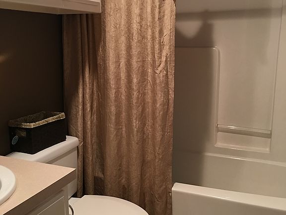 4th image of 4412 Jarvis St Unit 2