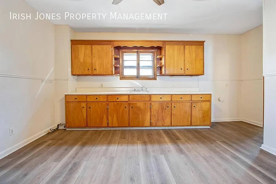 Building Photo - 494 S Ogden St #2