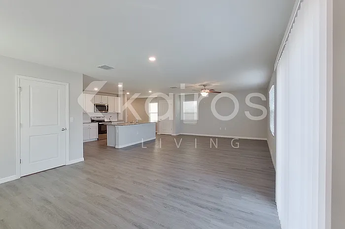 8647 SW 43rd Ter — Photo 4