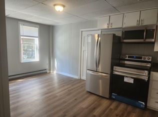 4 Chapel St #2, Newmarket, NH 03857