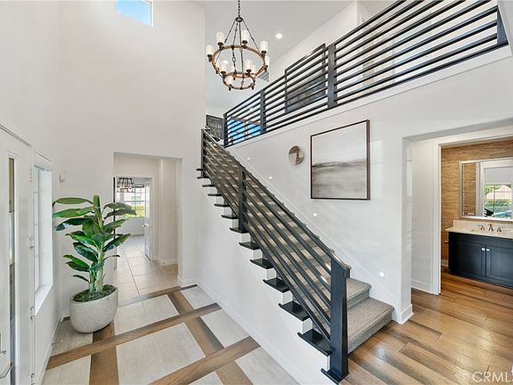 4th image of 94 Swift