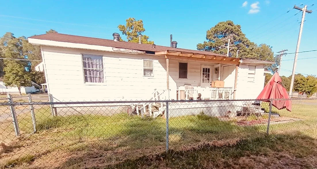 3 bed, 1424 sqft, $1,295 — Photo 1