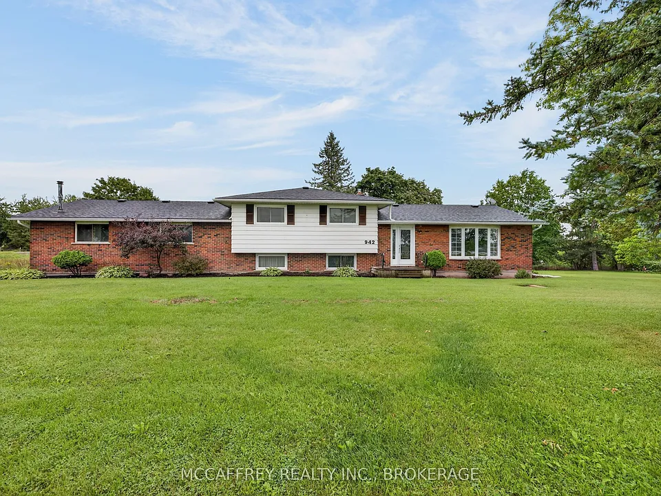 942 County Road 1 E