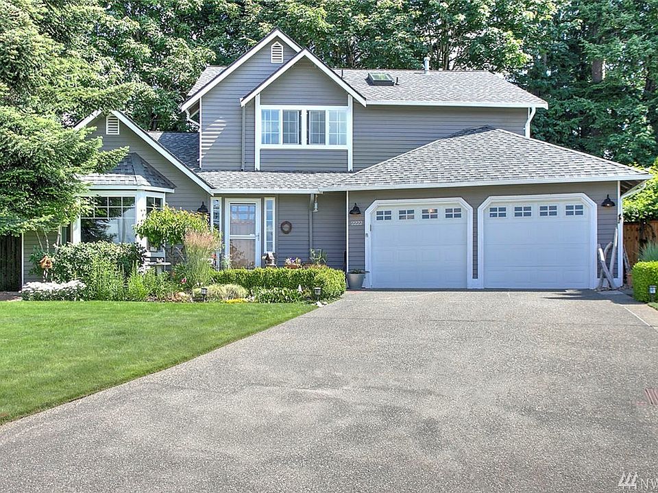 Welcome home to Summer Wind and this immaculate 4 bedroom, 3 bath home, nestled in this desirable neighborhood, in a quiet cul-d