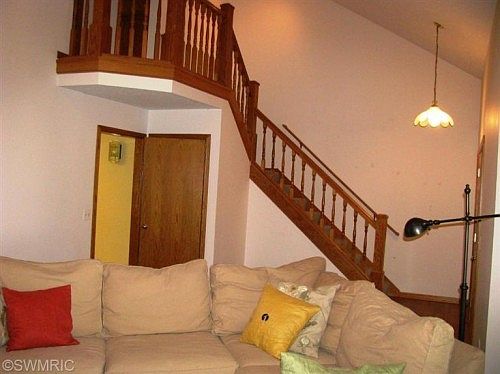 5th image of 7081 Rolling Hills Dr