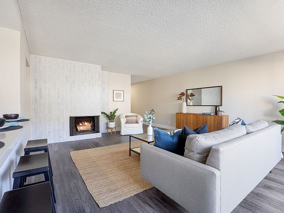 1st image of 425 Coronado Ave #102