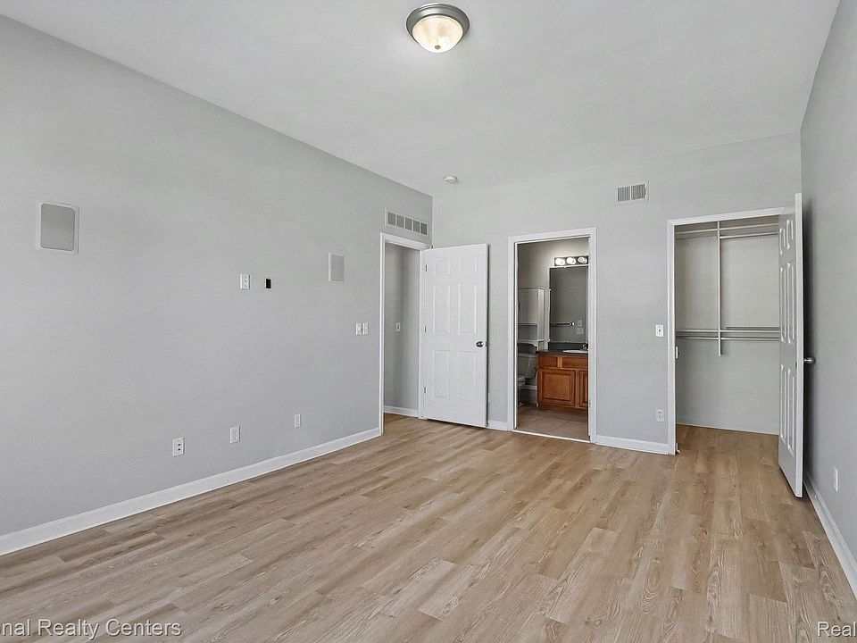 1152 Alameda Blvd, photo 13