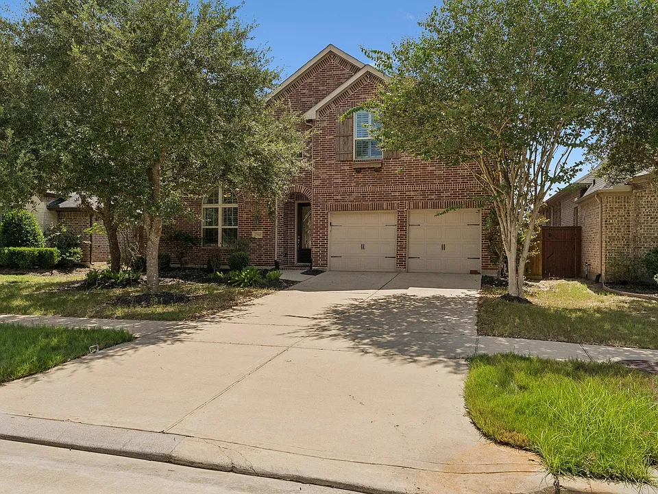 27943 Castle Park Ln
