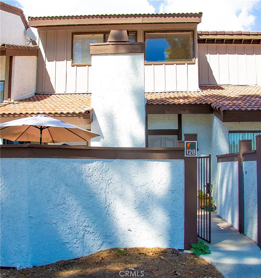 2 bed, 1354 sqft, $3,650 — Photo 1