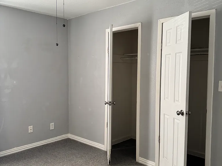 2953 Moffett Ave — Photo 2