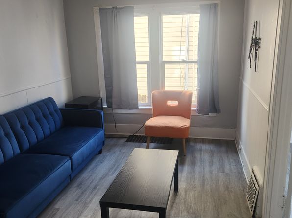 323 Rosewood Ave APT 2