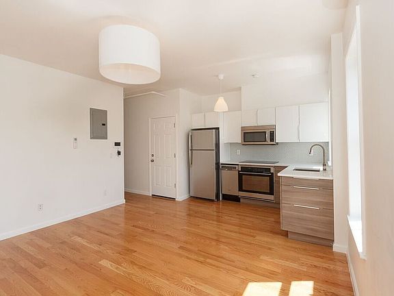 2nd image of 24 Herkimer St APT 4