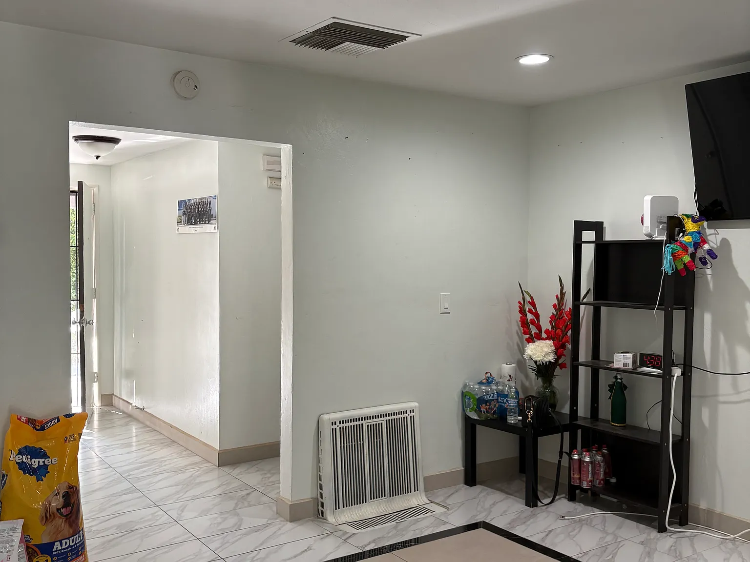 4 bed, 1318 sqft, $2,600 — Photo 2