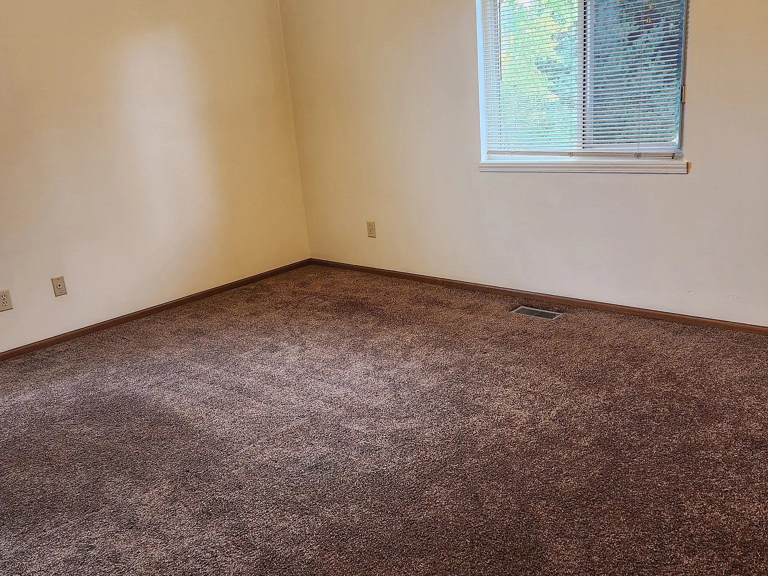 3 bed, 2.5 bath, 1440 sqft, $1,750 — Photo 1