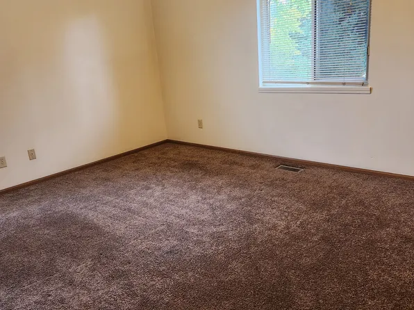 986 Cedar Run Ct NW, Grand Rapids, MI 49534